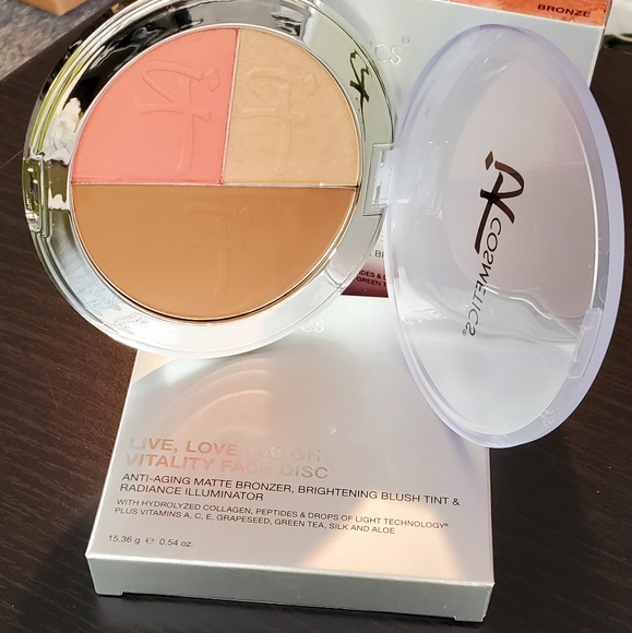 ⭐Host Pick⭐it cosmetics Live,Love,Laugh Face Disc - Picture 4 of 8